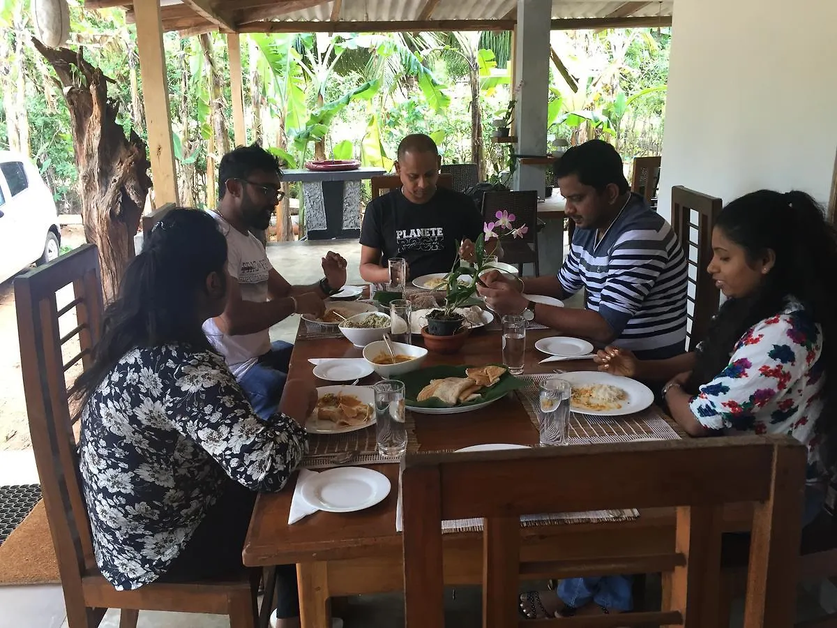 Sun Ceylon -Habarana Apartment Kibissa Homestay
